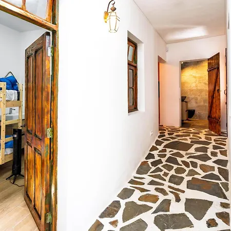Casa De Bomberos - - 5 Rooms, 2 Kitchen, 2 Terraces, Film Projector, Fibre Net *
