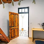 Casa De Bomberos - - 5 Rooms, 2 Kitchen, 2 Terraces, Film Projector, Fibre Net Apartamento Chío
