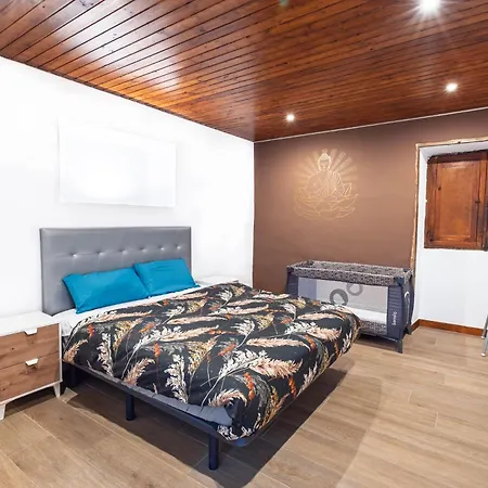 Casa De Bomberos - - 5 Rooms, 2 Kitchen, 2 Terraces, Film Projector, Fibre Net Chío