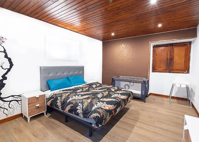 Casa De Bomberos - - 5 Rooms, 2 Kitchen, 2 Terraces, Film Projector, Fibre Net Chío