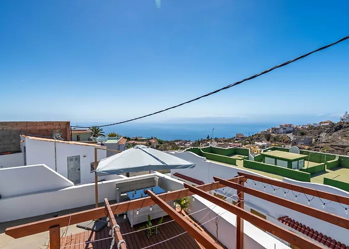 Casa De Bomberos - - 5 Rooms, 2 Kitchen, 2 Terraces, Film Projector, Fibre Net Chío