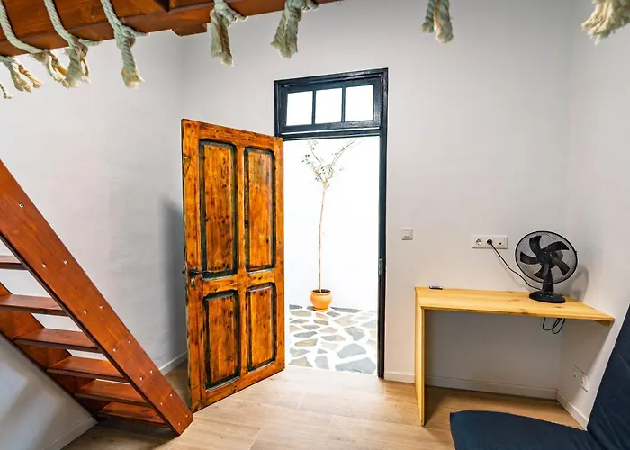 Casa De Bomberos - - 5 Rooms, 2 Kitchen, 2 Terraces, Film Projector, Fibre Net Lejlighed Chío