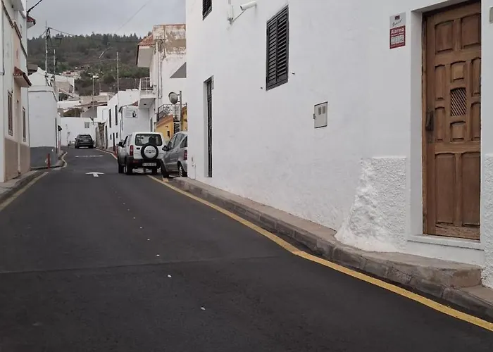 Casa De Bomberos - - 5 Rooms, 2 Kitchen, 2 Terraces, Film Projector, Fibre Net