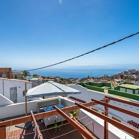 Casa De Bomberos - - 5 Rooms, 2 Kitchen, 2 Terraces, Film Projector, Fibre Net Chio (Tenerife)