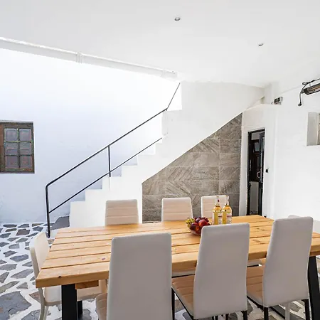Casa De Bomberos - - 5 Rooms, 2 Kitchen, 2 Terraces, Film Projector, Fibre Net Apartment *