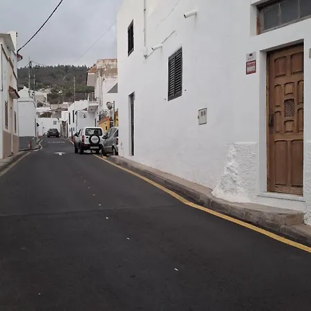 Casa De Bomberos - - 5 Rooms, 2 Kitchen, 2 Terraces, Film Projector, Fibre Net